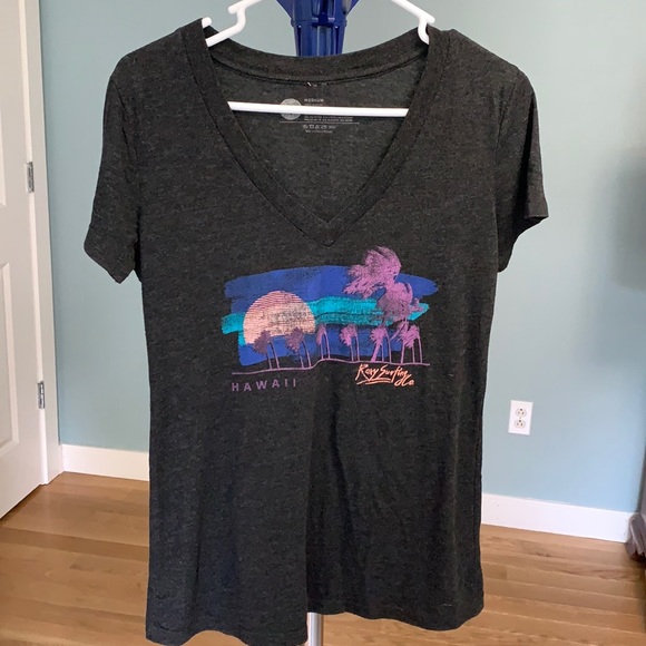 Roxy surfing co Hawaii v-neck tee - Picture 1 of 4